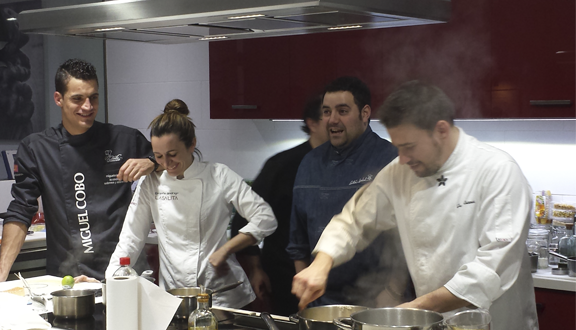 Los 4 #mosquechefs de Top Chef en un momento del showcooking en Sueños de Cocina