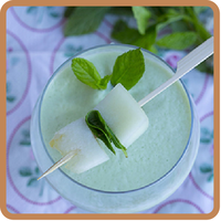 Sopa fría de melón con hiebarbuena con Thermomix del blog "Las maría cocinillas"