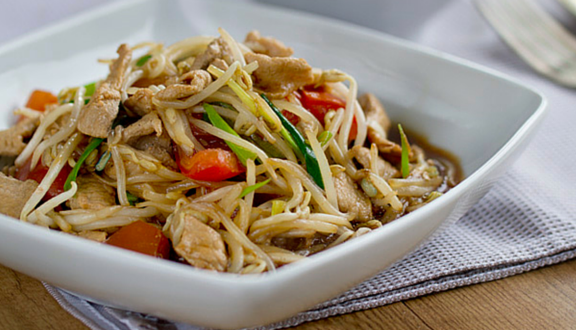 Receta de salteado de brotes de soja con cerdo al estilo oriental