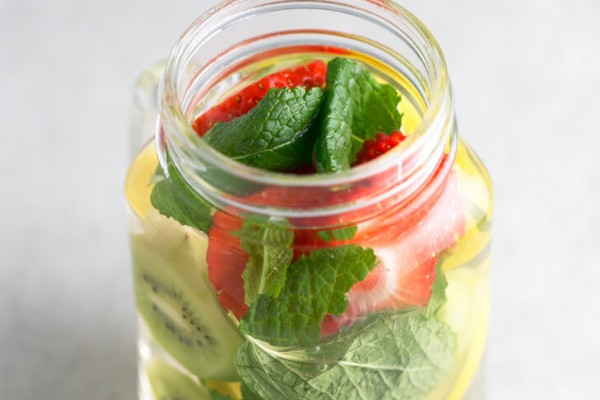 Agua con frutas del blog Danza de Fogones